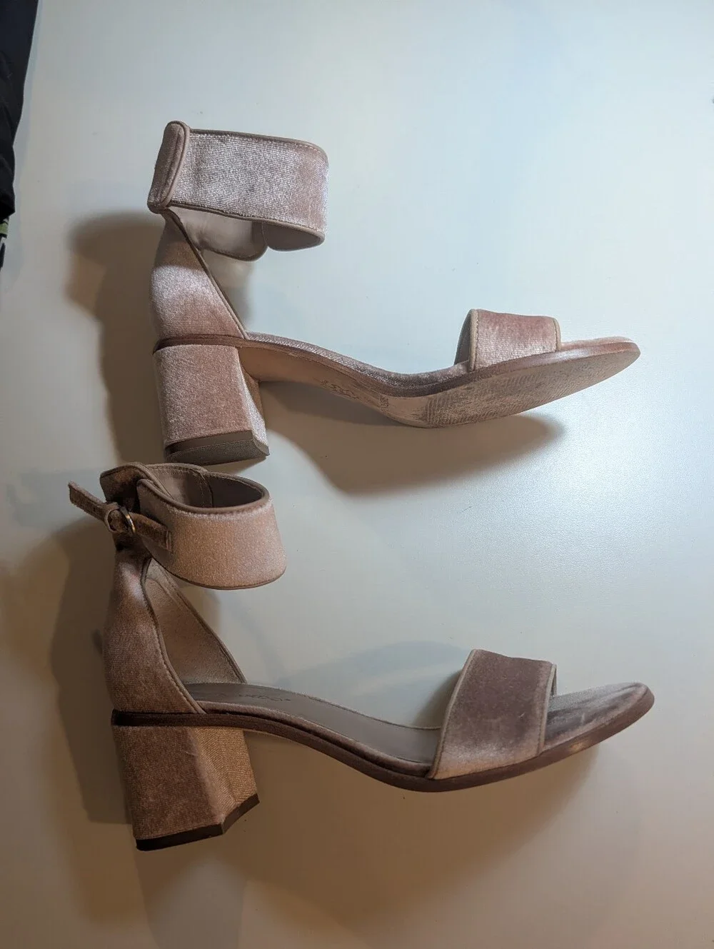 Bernardo Woman's 8.5 Blush Pink Velvet Ankle-Strap Block Heel Sandal